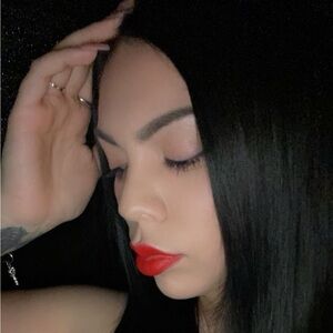 Meet your Posher, Veronica